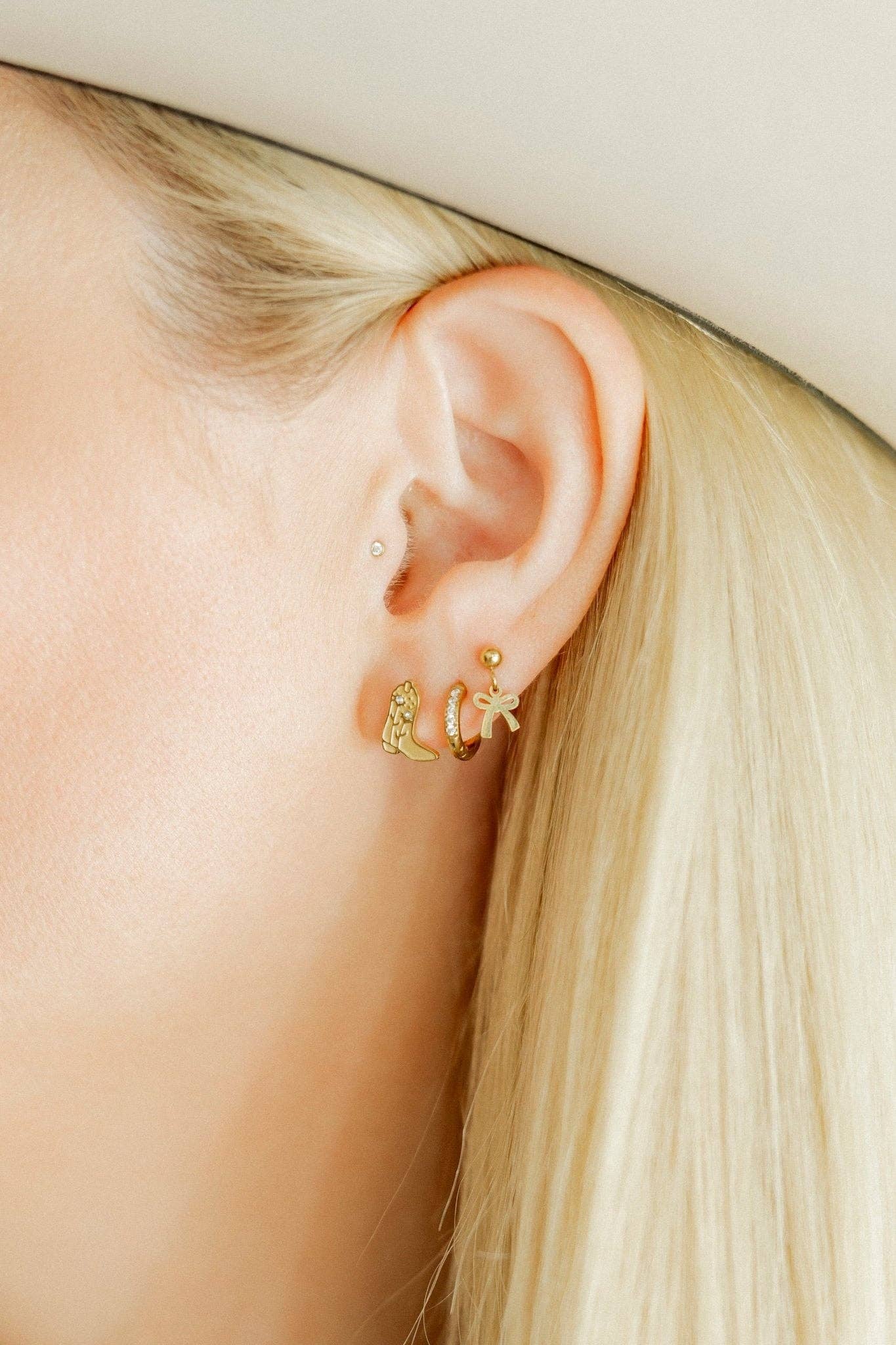 Screwback Stud Earrings - Daisy Cowgirl Boot Gold