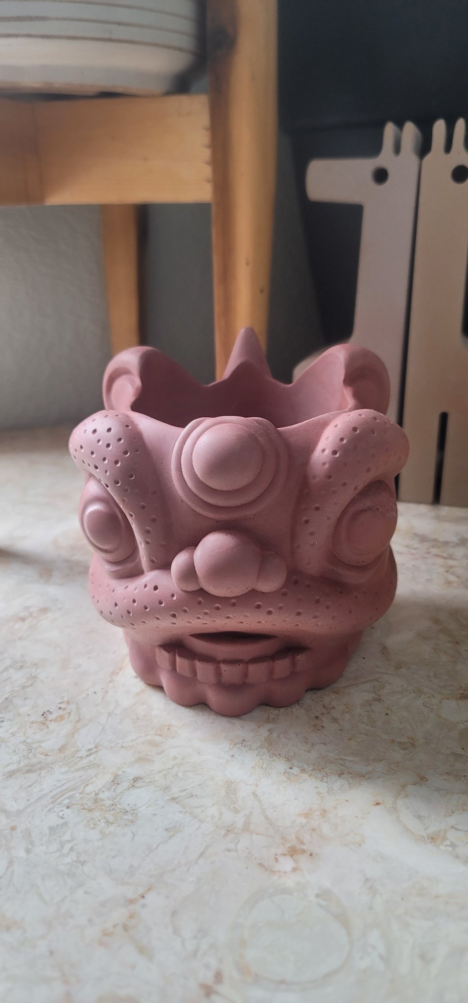 Lion head planter - 1