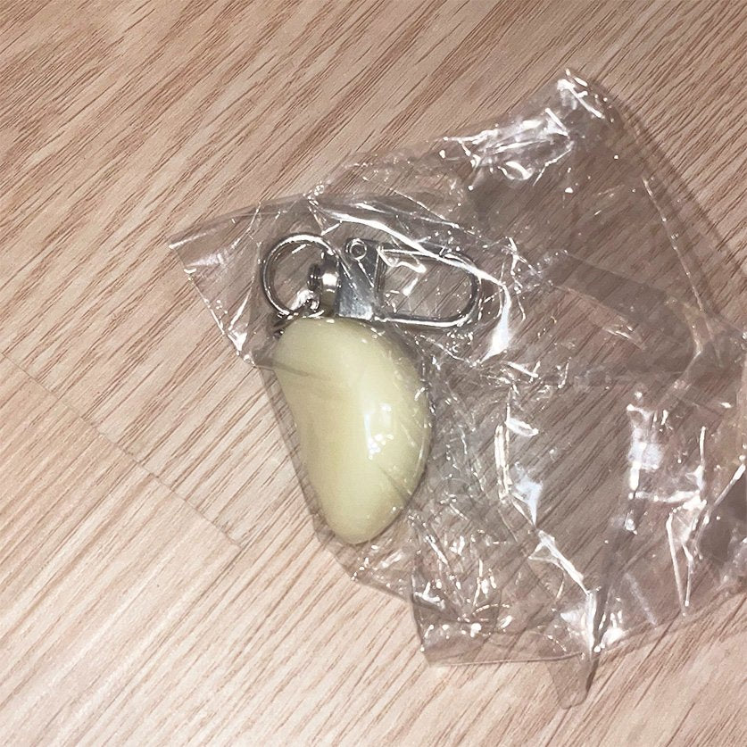 Garlic clove keychain - 1