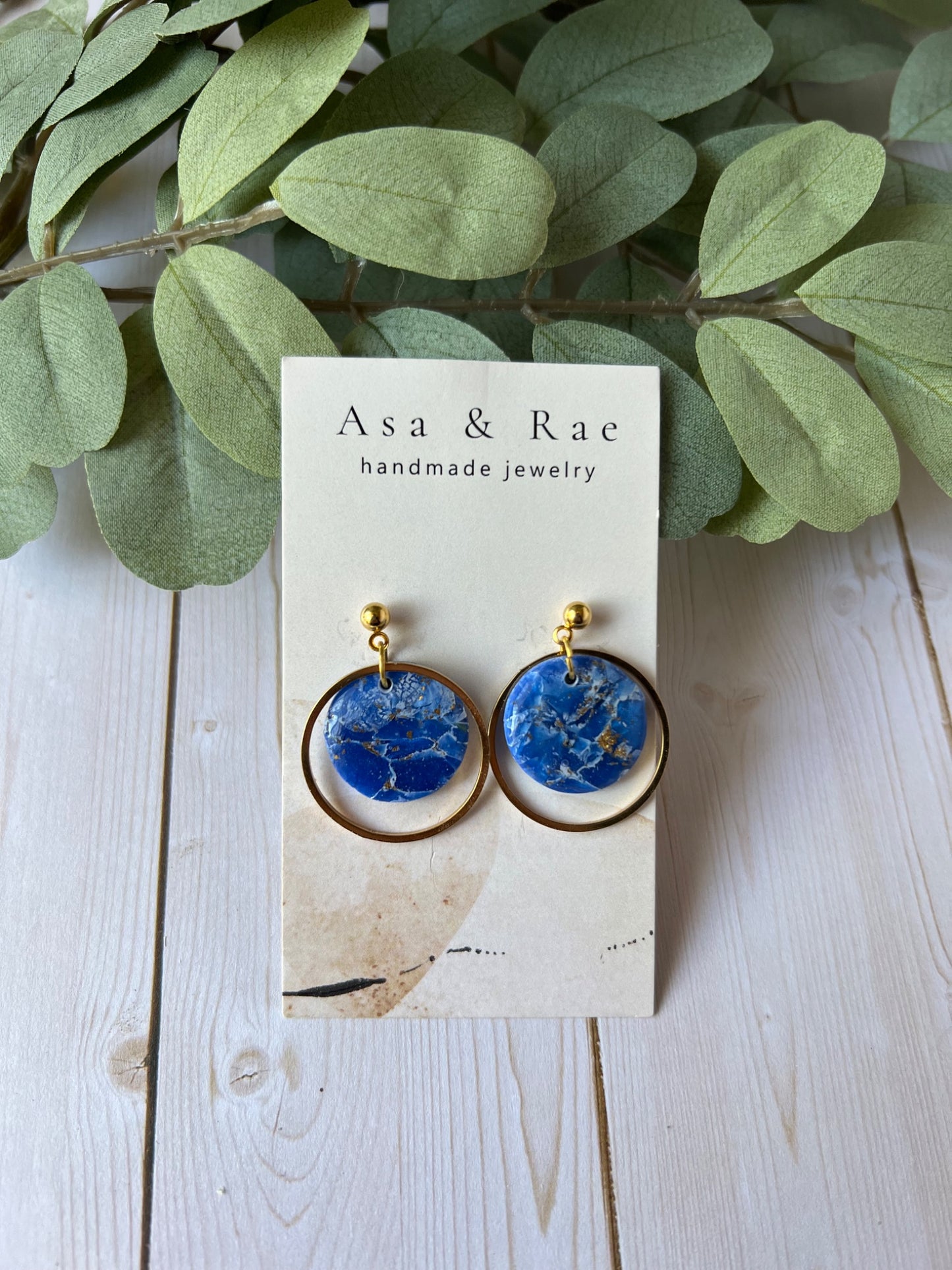 Circle dangle w gold ring - 1