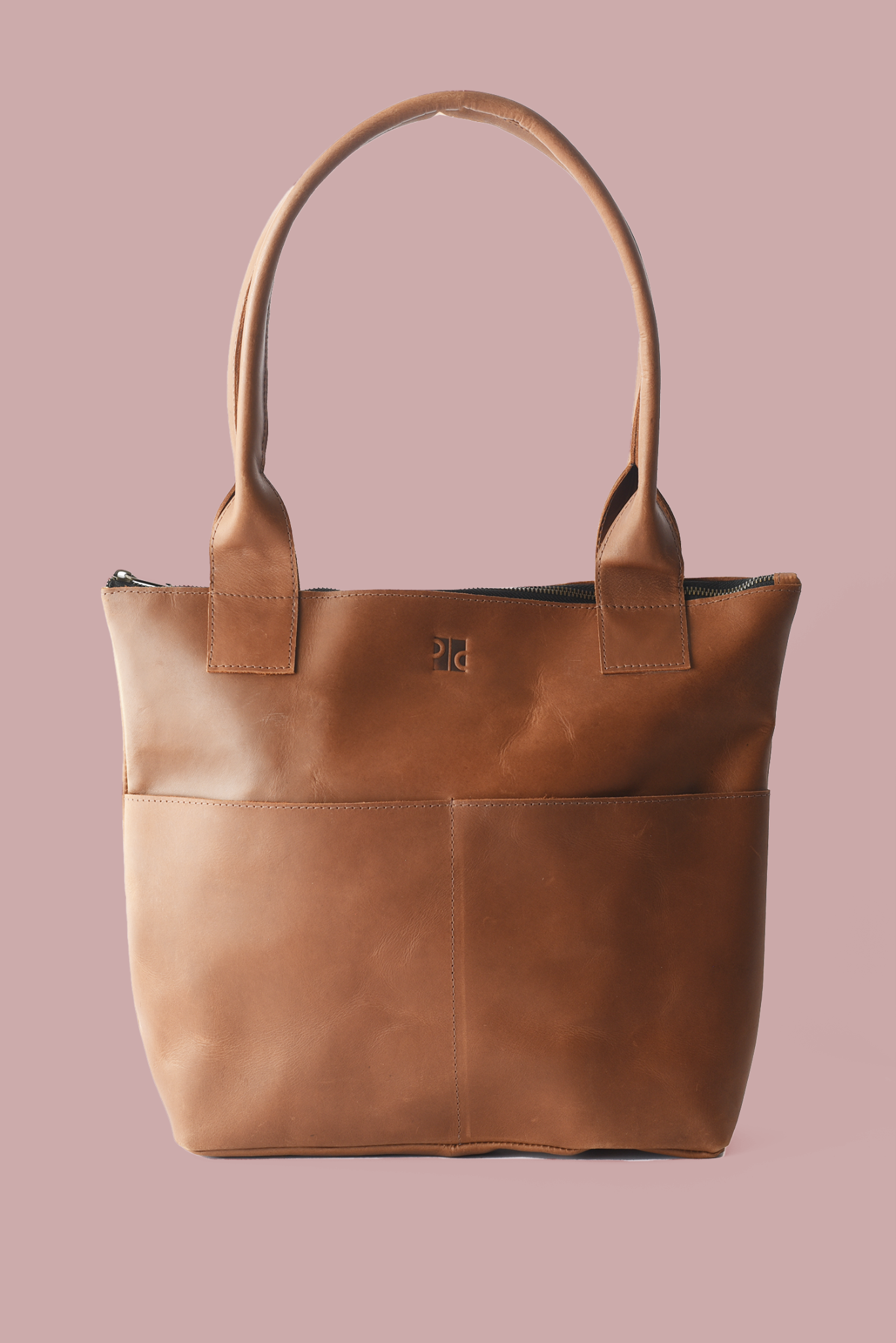 65b2bb63f348b87cbe1f70aa_large-classic-tote-smooth-cognac-p-c_1775137202543.png