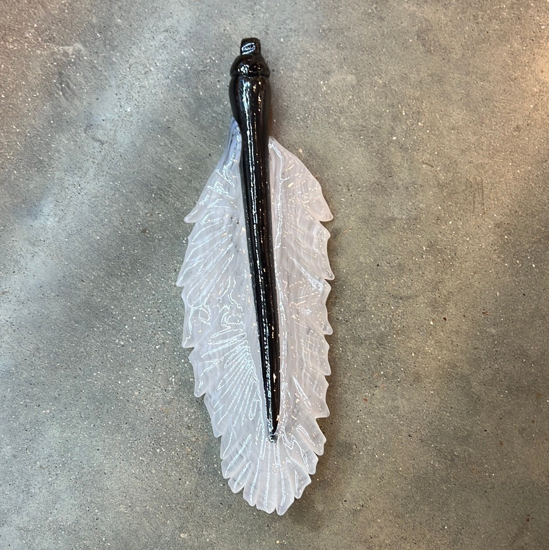 Feather- Suncatcher, hangable. Solid glass