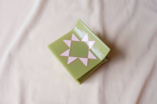 Strawberry Matcha Quilt Claw (L)