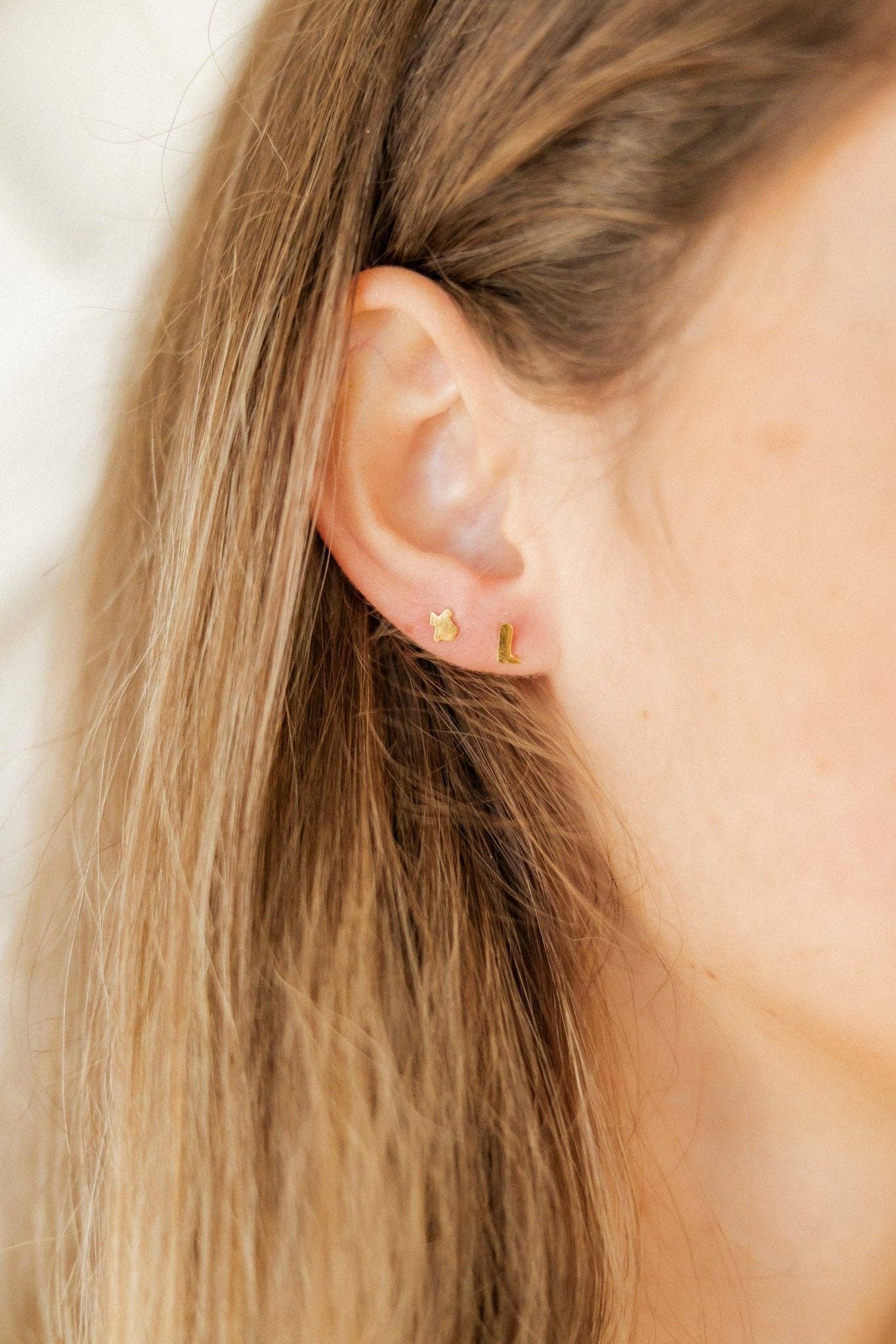 Screwback Stud Earrings - Petite Texas Gold