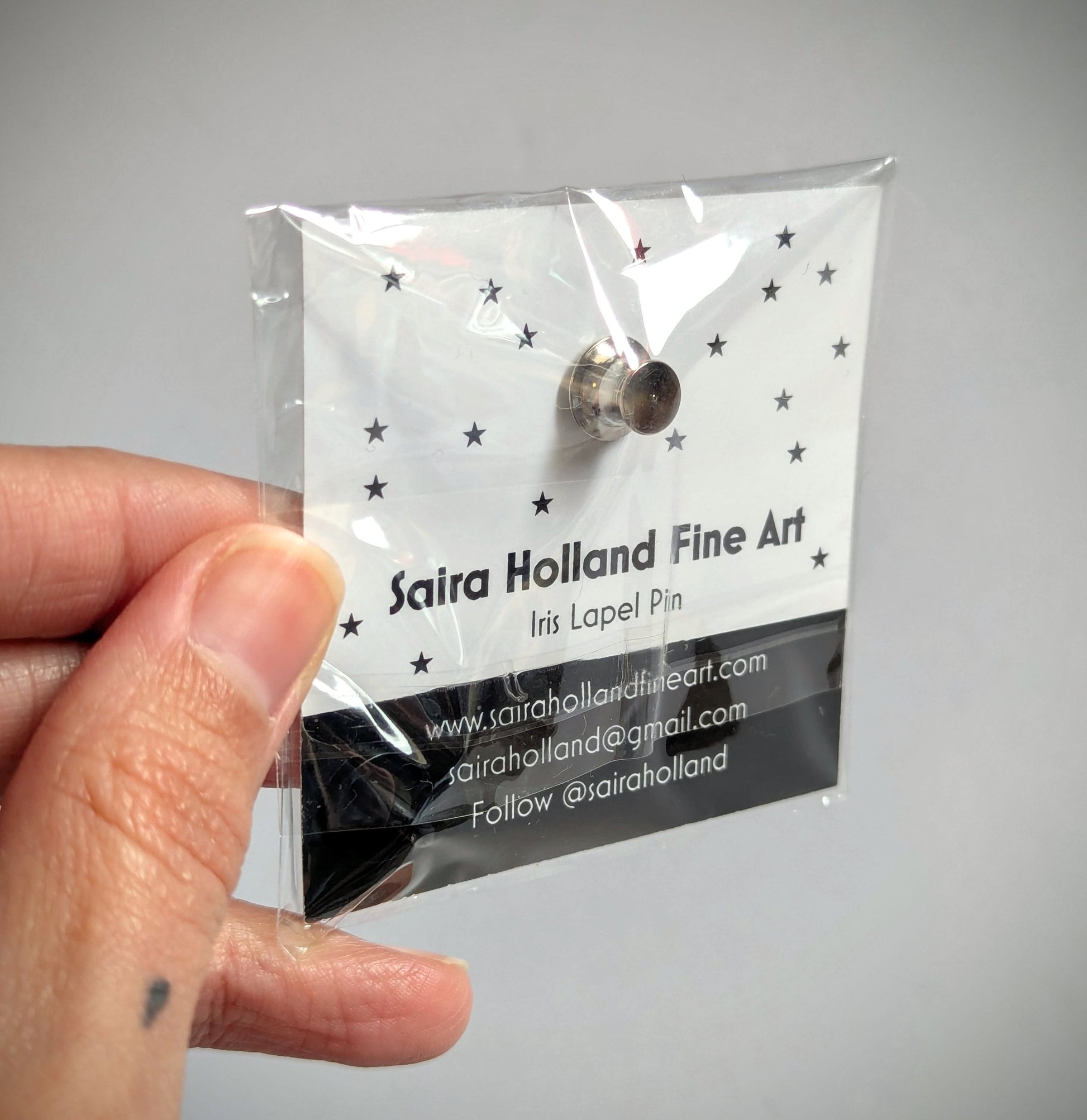 Iris Rainbow lapel pin - 2