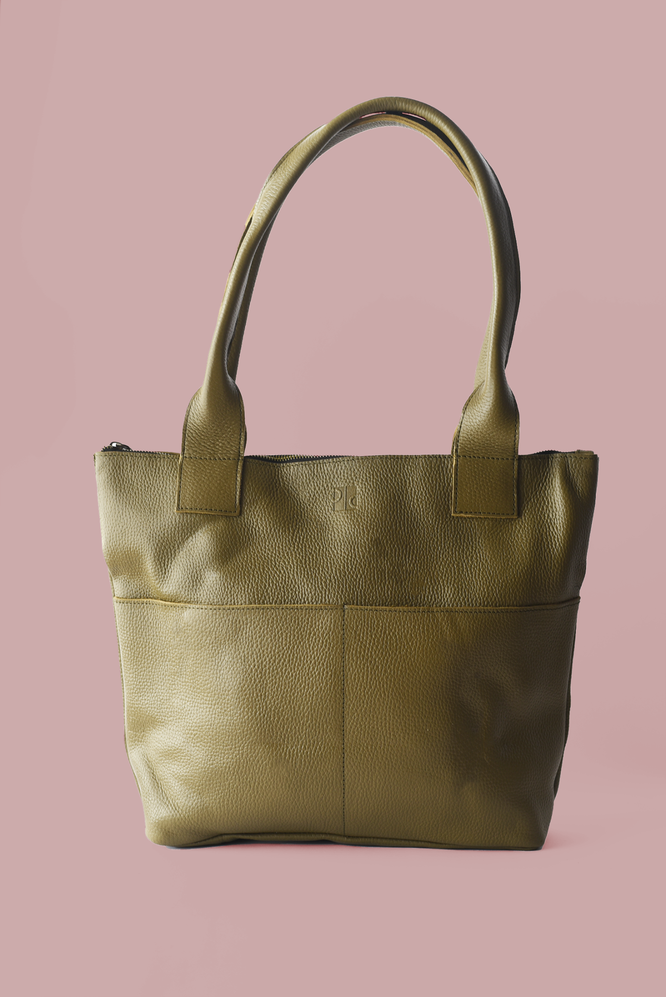 65b2bb63f348b87cbe1f70aa_large-classic-tote-pebbled-olive-p-c_1775137202543.png