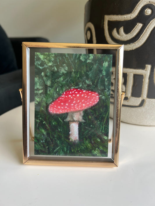 65b2bb63f348b87cbe1f70aa_mushroom-gold-frame_1757788598881.jpg
