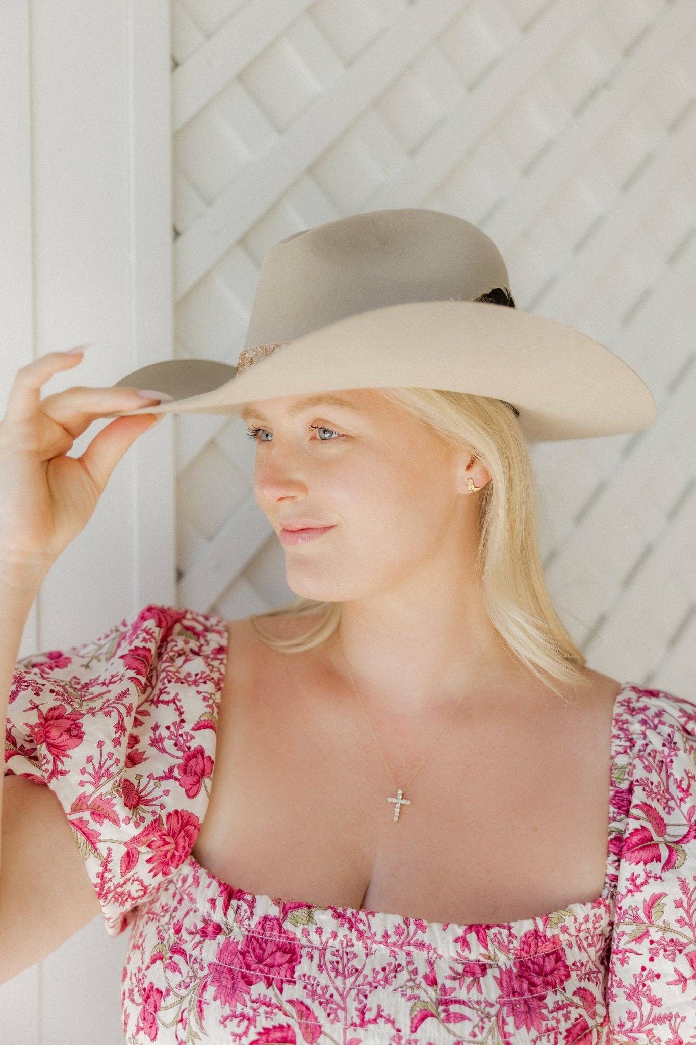 Screwback Stud Earrings - Daisy Cowgirl Boot Gold