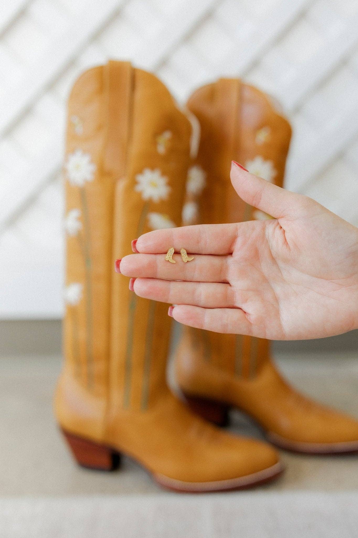 Screwback Stud Earrings - Daisy Cowgirl Boot Gold