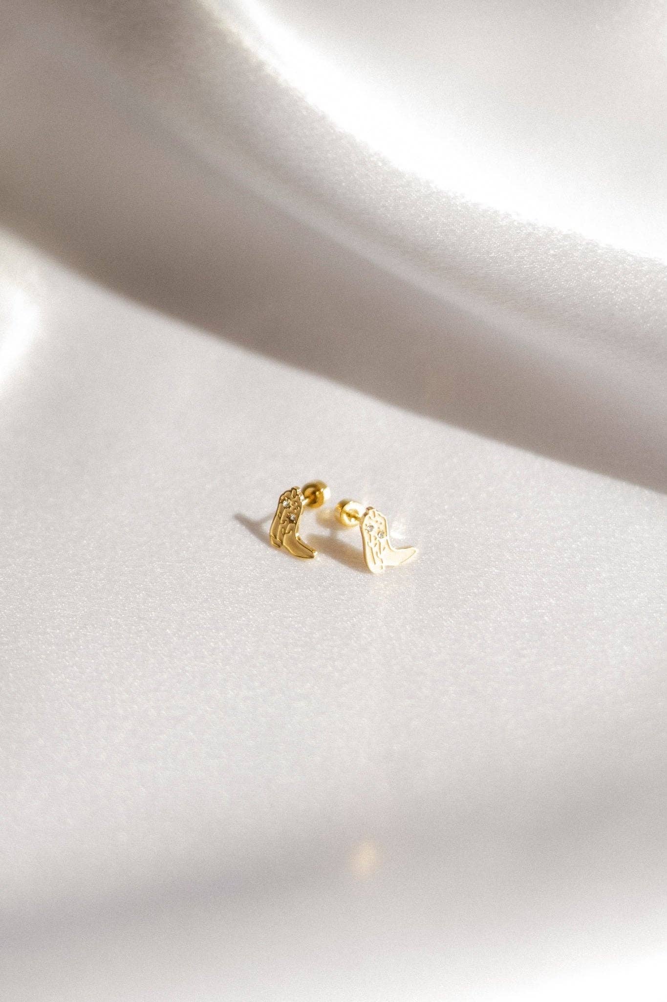 Screwback Stud Earrings - Daisy Cowgirl Boot Gold