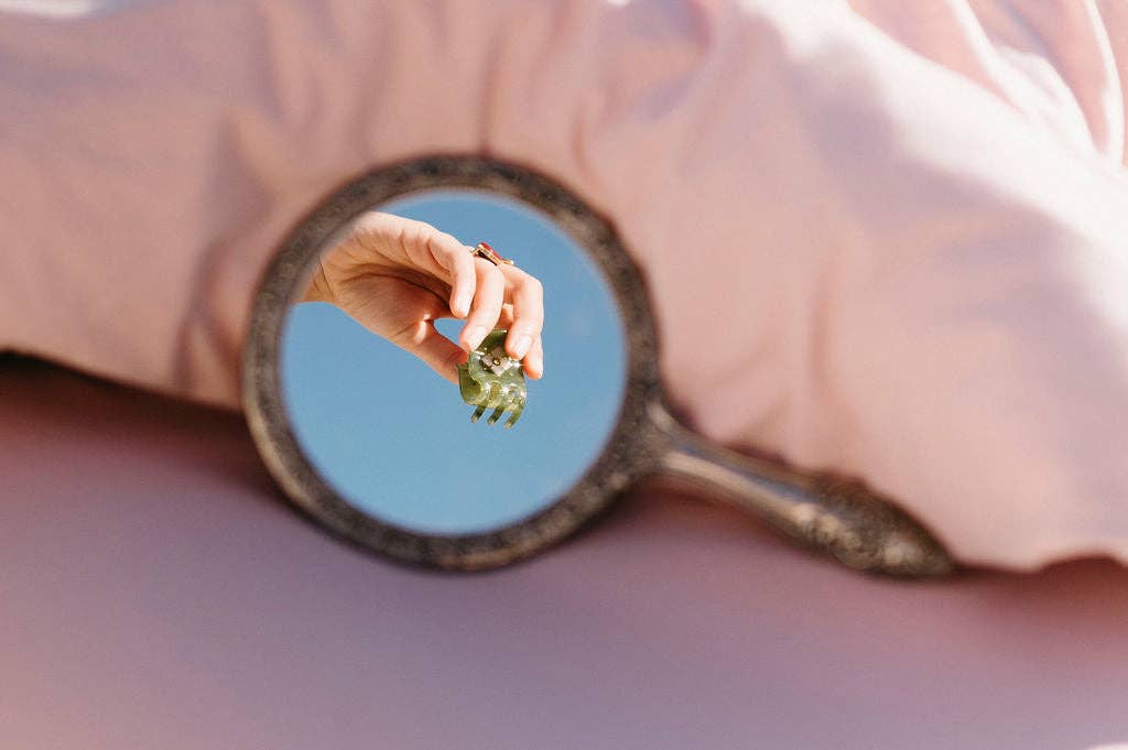 Illuminated Mini Claw