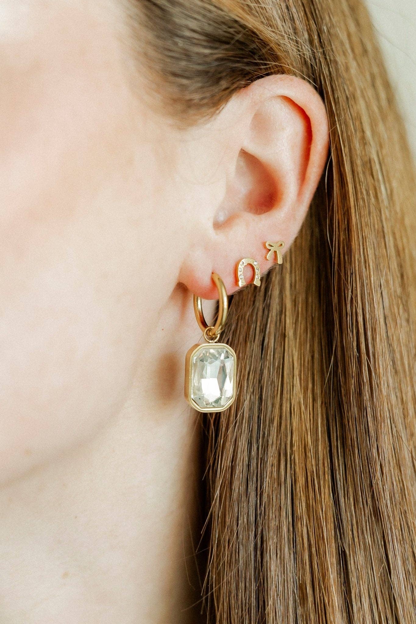 Screwback Stud Earrings - Horseshoe Gold